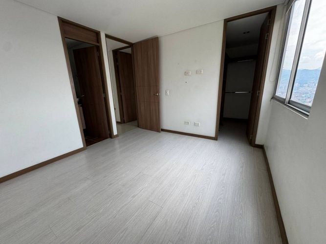 Apartamento de 2 alcobas en venta en Las Cometas, Envigado, 75 m² · foto 6 de 24