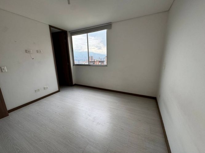 Apartamento de 2 alcobas en venta en Las Cometas, Envigado, 75 m² · foto 10 de 24