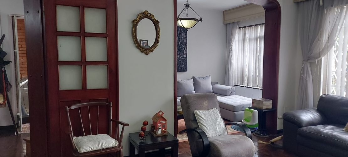 Casa de 6 alcobas en venta en Baquero, Bogotá, 406 m² · foto 2 de 24