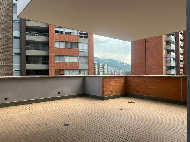 Apartamento de 2 alcobas en arriendo en Loma Benedictinos, Envigado, 97 m² · foto 16 de 16