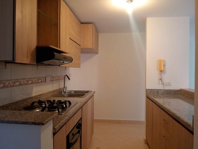 Apartamento de 2 alcobas en arriendo en Laureles, Medellín, 93 m² · foto 9 de 18