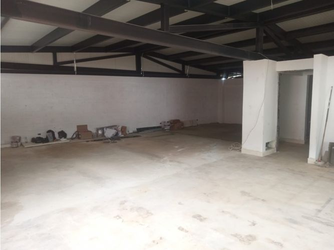 Bodega en arriendo en Caqueta, La Estrella, 240 m² · foto 5 de 9