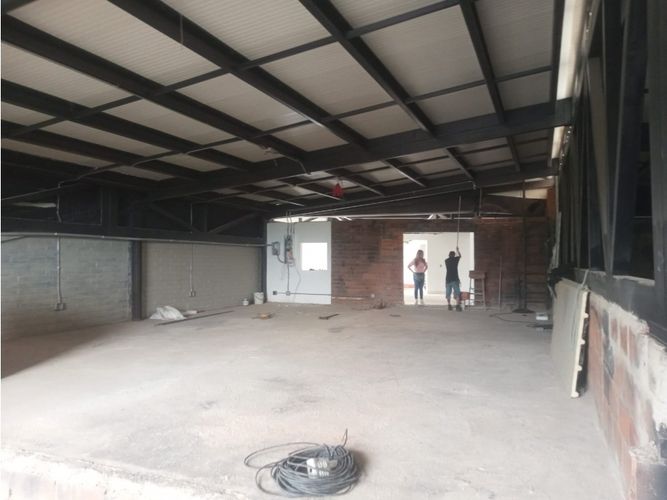 Bodega en arriendo en Caqueta, La Estrella, 240 m² · foto 8 de 9