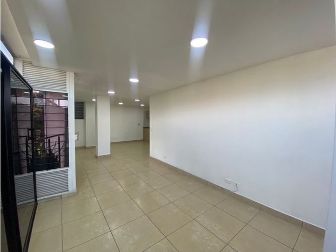 Oficina en arriendo en Belén Rosales, Medellín, 45 m² · foto 3 de 6