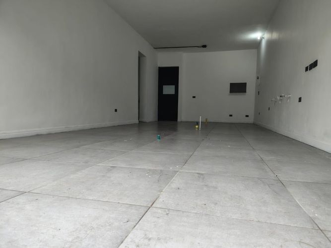 Local en arriendo en El Poblado, Medellín, 50 m² · foto 2 de 4