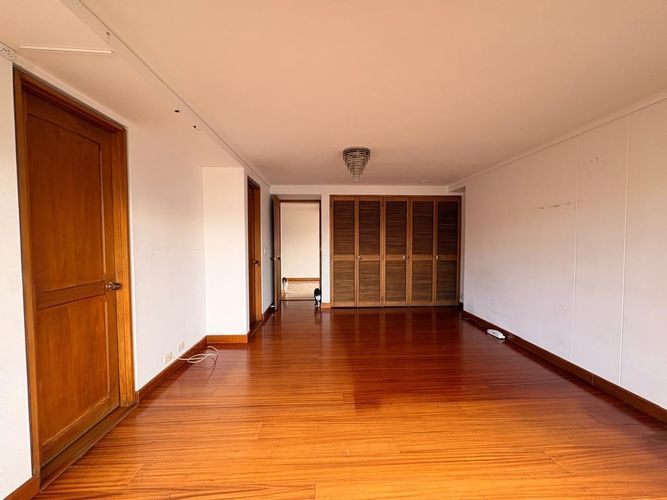 Apartamento de 4 alcobas en venta en La Florida, Medellín, 242 m² · foto 9 de 19
