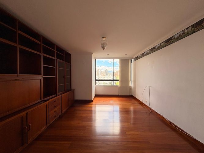 Apartamento de 4 alcobas en venta en La Florida, Medellín, 242 m² · foto 7 de 19