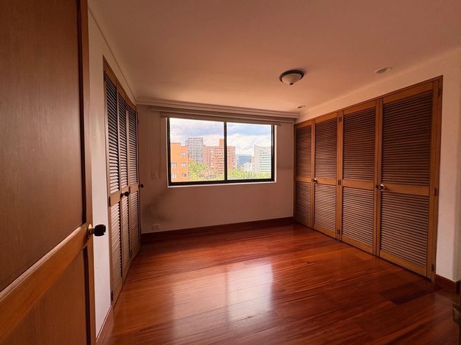 Apartamento de 4 alcobas en venta en La Florida, Medellín, 242 m² · foto 15 de 19