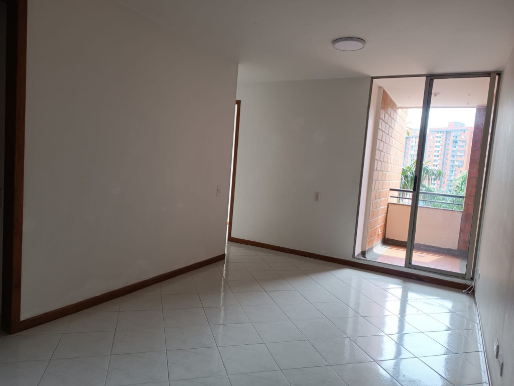 Apartamento en arriendo en Belén, Medellín · foto 2 de 24
