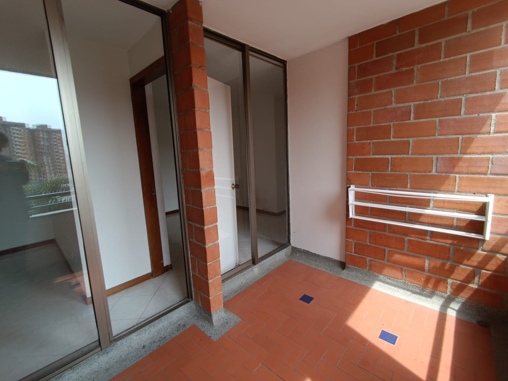 Apartamento en arriendo en Belén, Medellín · foto 12 de 24