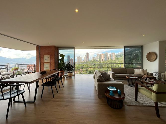Apartamento de 3 alcobas en venta en El Poblado, Medellín, 267 m² · foto 1 de 20