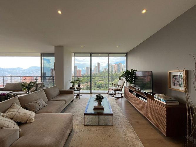 Apartamento de 3 alcobas en venta en El Poblado, Medellín, 267 m² · foto 3 de 20