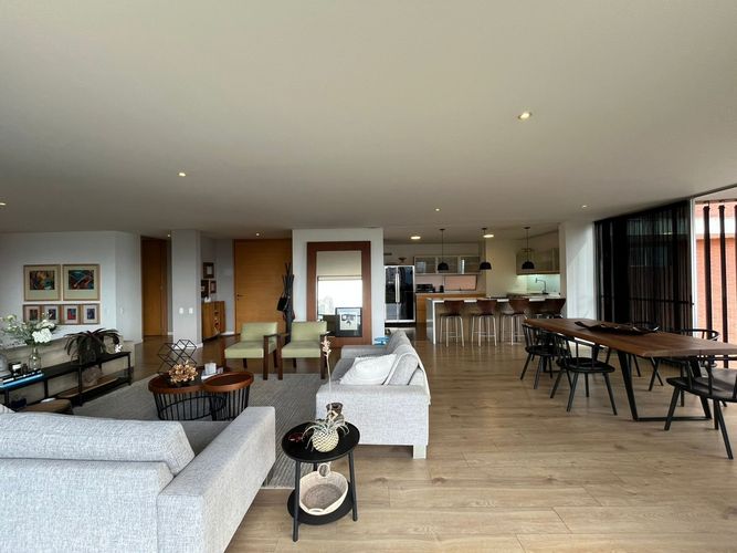 Apartamento de 3 alcobas en venta en El Poblado, Medellín, 267 m² · foto 4 de 20