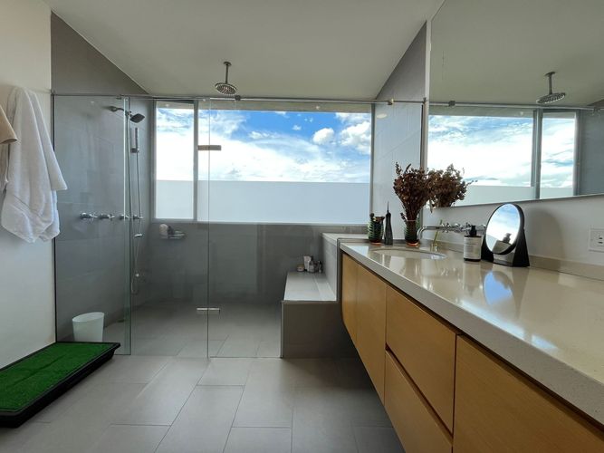 Apartamento de 3 alcobas en venta en El Poblado, Medellín, 267 m² · foto 18 de 20
