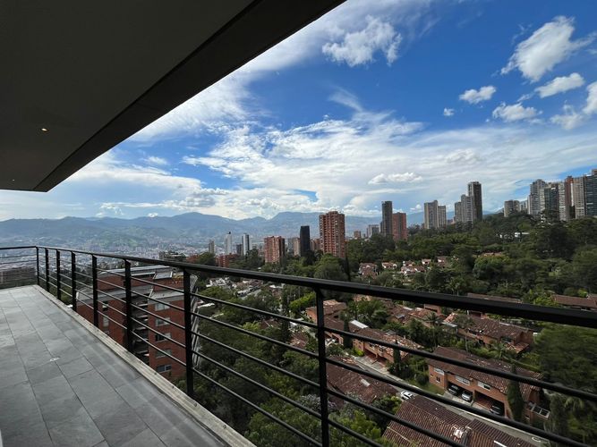 Apartamento de 3 alcobas en venta en El Poblado, Medellín, 267 m² · foto 19 de 20
