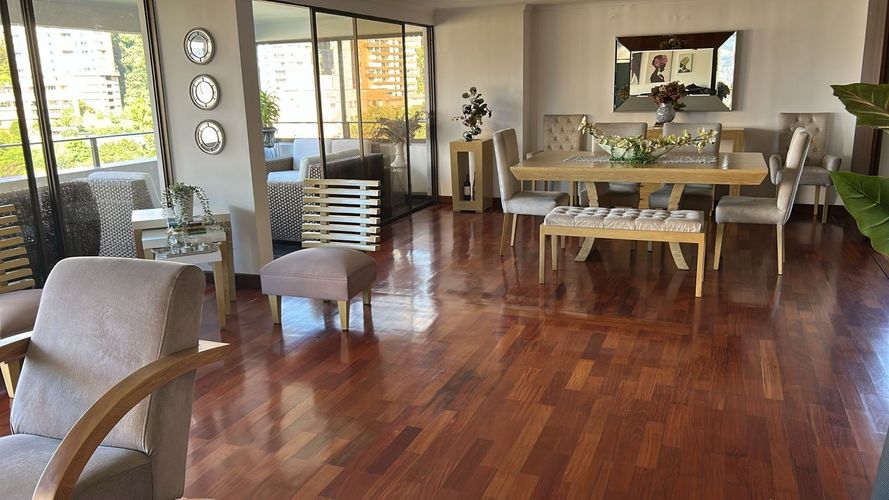 Apartamento de 4 alcobas en venta en San Lucas, Medellín, 280 m² · foto 3 de 24