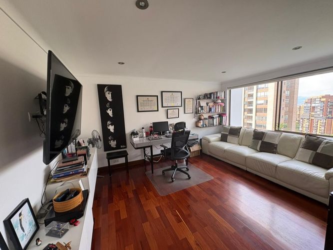 Apartamento de 4 alcobas en venta en San Lucas, Medellín, 280 m² · foto 20 de 24