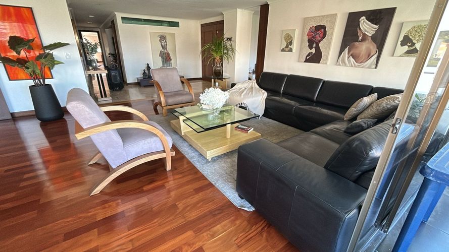 Apartamento de 4 alcobas en venta en San Lucas, Medellín, 280 m² · foto 2 de 24
