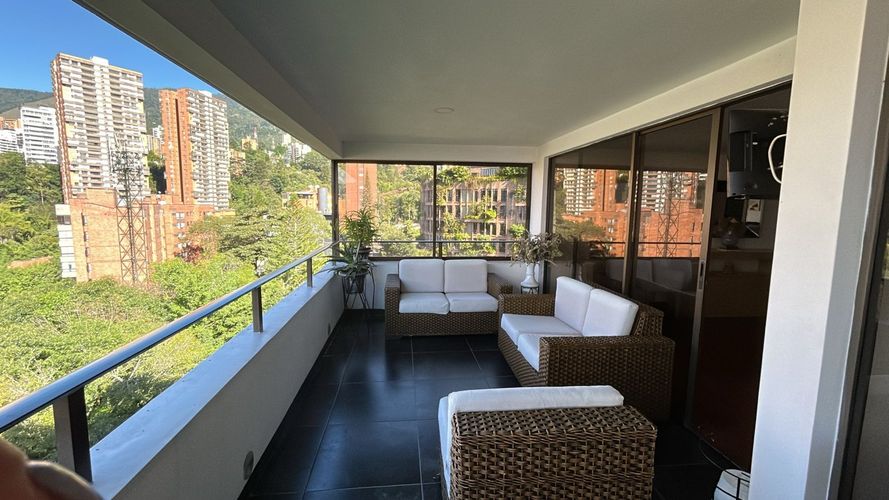 Apartamento de 4 alcobas en venta en San Lucas, Medellín, 280 m² · foto 6 de 24