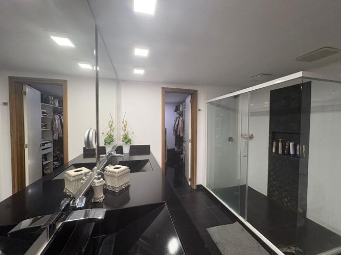 Apartamento de 4 alcobas en venta en San Lucas, Medellín, 280 m² · foto 16 de 24