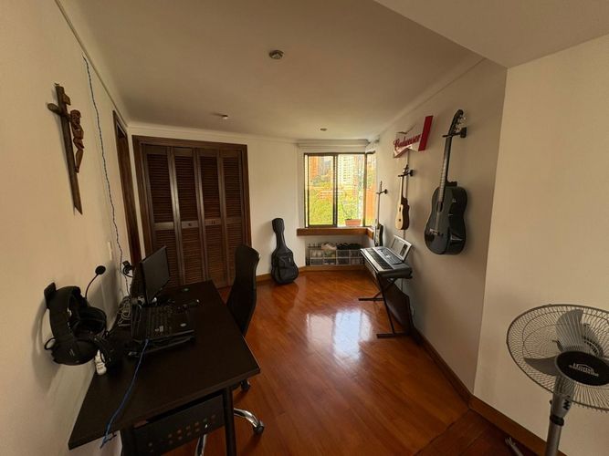 Apartamento de 4 alcobas en venta en San Lucas, Medellín, 280 m² · foto 19 de 24
