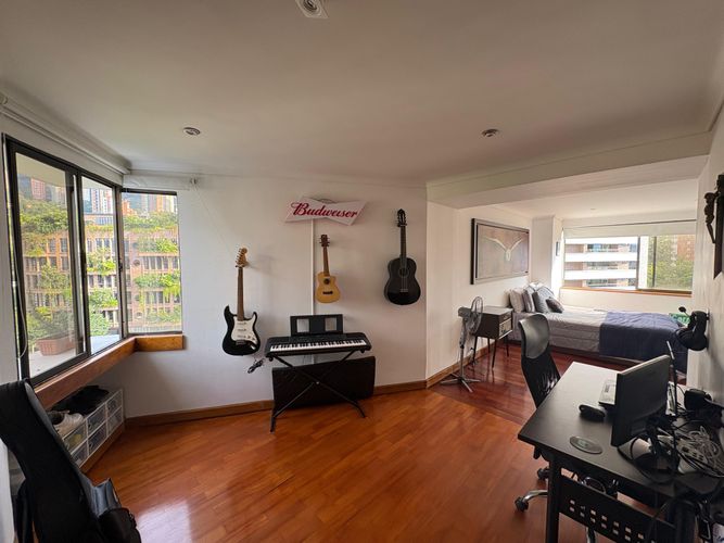 Apartamento de 4 alcobas en venta en San Lucas, Medellín, 280 m² · foto 18 de 24