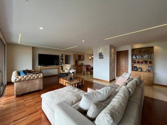 Apartamento de 3 alcobas en venta en El Poblado, Medellín, 215 m² · foto 4 de 19