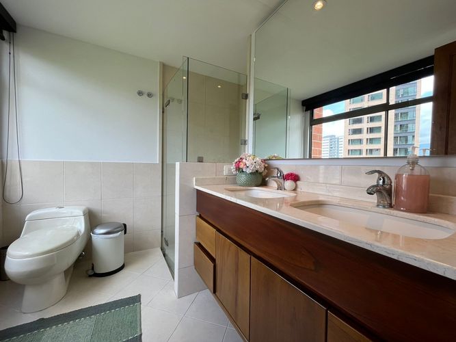 Apartamento de 3 alcobas en venta en El Poblado, Medellín, 215 m² · foto 18 de 19