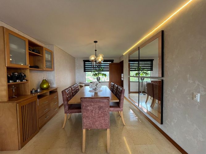 Apartamento de 3 alcobas en venta en El Poblado, Medellín, 215 m² · foto 5 de 19
