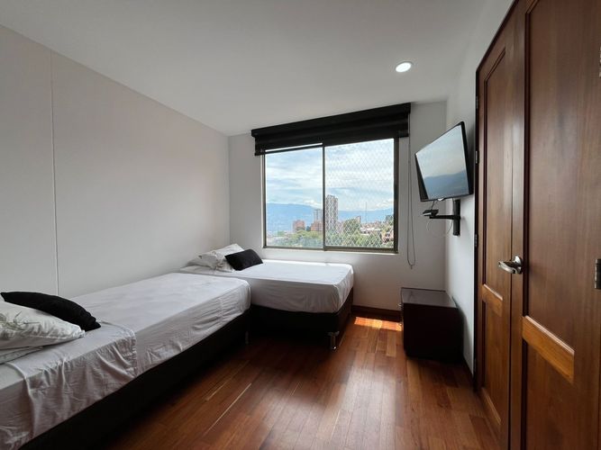 Apartamento de 3 alcobas en venta en El Poblado, Medellín, 215 m² · foto 10 de 19