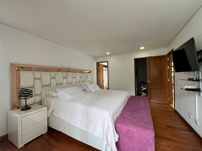 Apartamento de 3 alcobas en venta en El Poblado, Medellín, 215 m² · foto 15 de 19