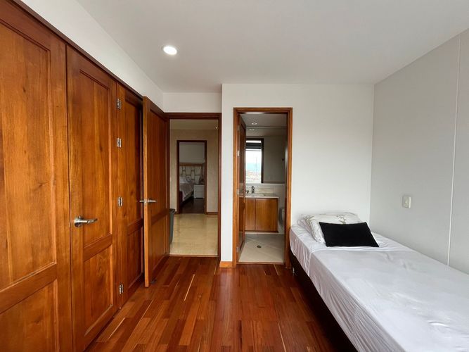 Apartamento de 3 alcobas en venta en El Poblado, Medellín, 215 m² · foto 16 de 19
