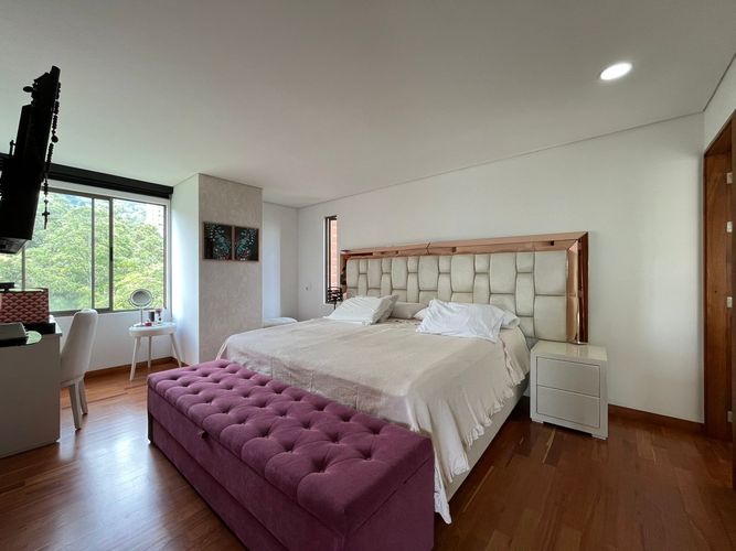 Apartamento de 3 alcobas en venta en El Poblado, Medellín, 215 m² · foto 17 de 19