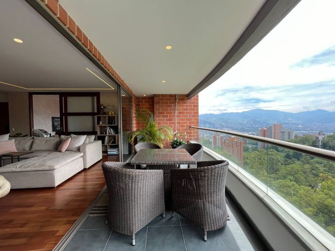 Apartamento de 3 alcobas en venta en El Poblado, Medellín, 215 m² · foto 19 de 19