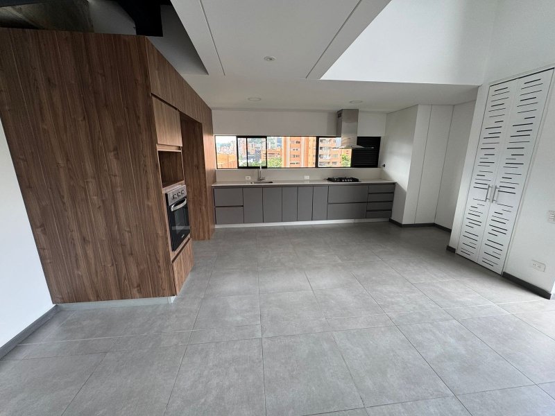 Apartamento en arriendo en El Poblado, Medellín · foto 2 de 21