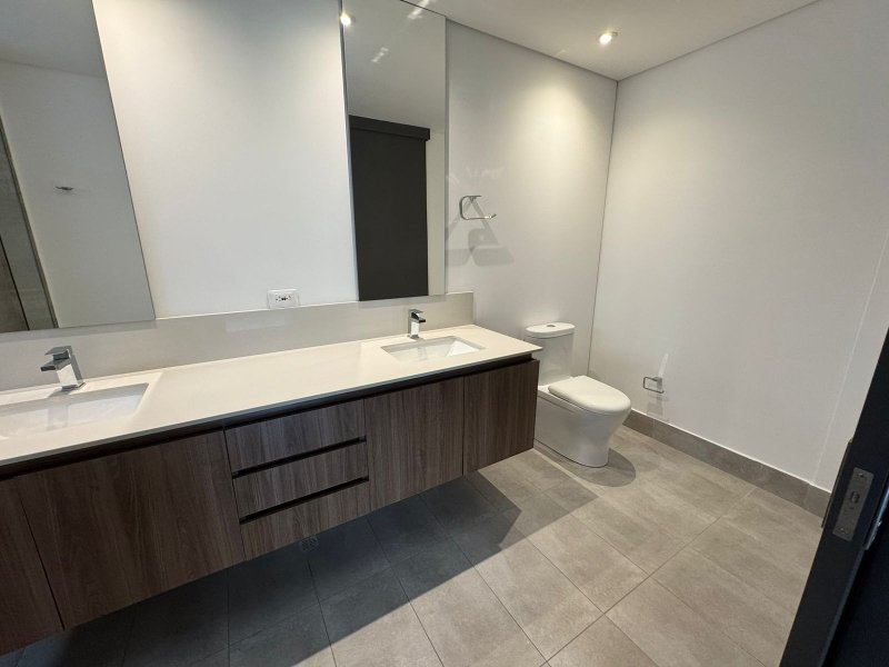 Apartamento en arriendo en El Poblado, Medellín · foto 4 de 21