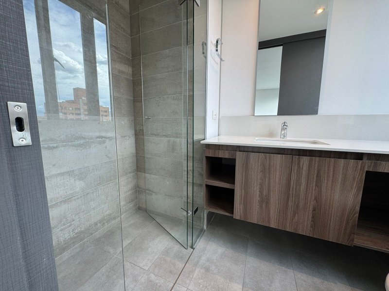 Apartamento en arriendo en El Poblado, Medellín · foto 8 de 21