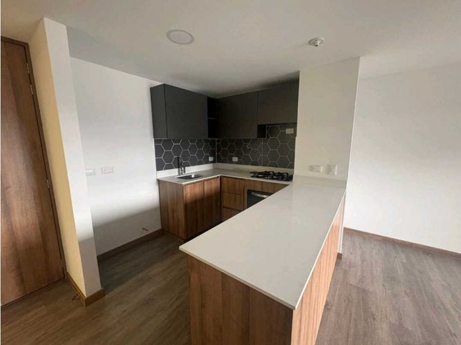 Apartamento de 2 alcobas en arriendo en Mayorca, Envigado, 60 m² · foto 2 de 19