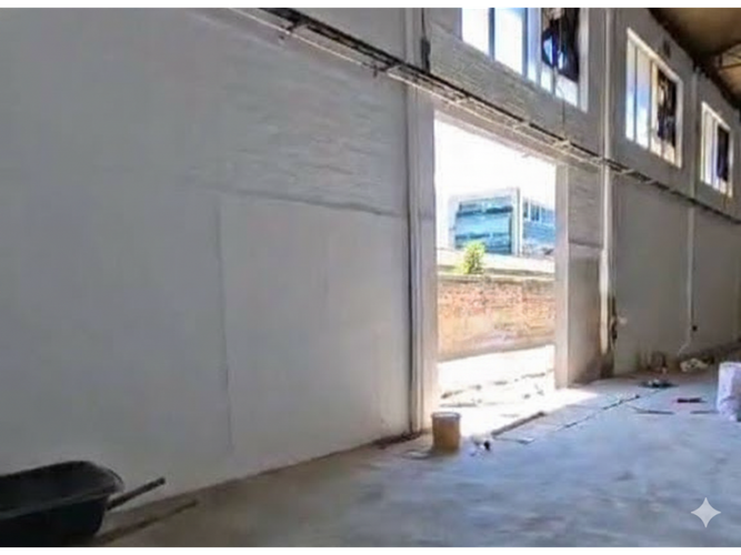 Bodega en arriendo en La Candelaria, Medellín, 1200 m² · foto 2 de 7