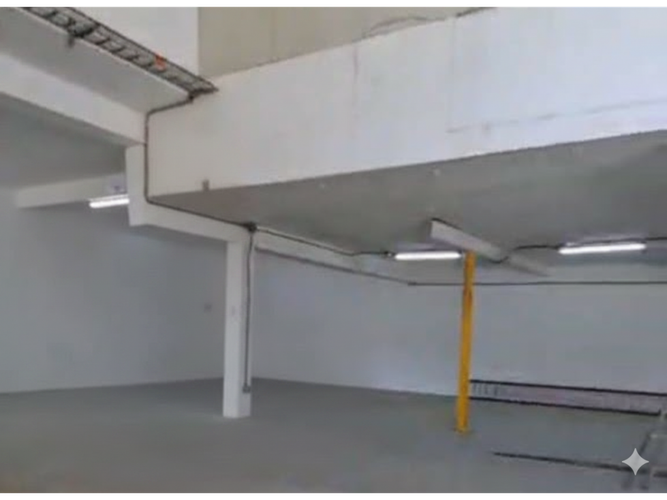 Bodega en arriendo en La Candelaria, Medellín, 1200 m² · foto 3 de 7
