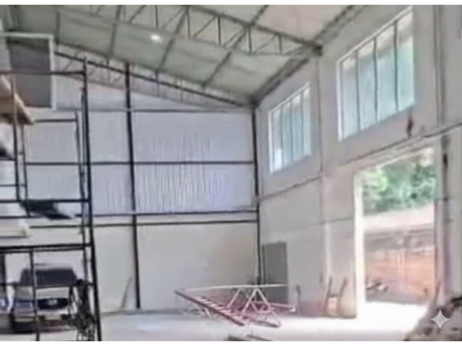 Bodega en arriendo en La Candelaria, Medellín, 1200 m² · foto 4 de 7