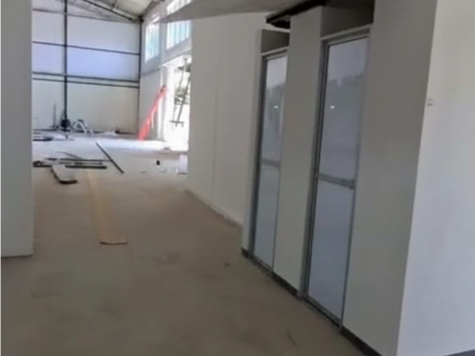 Bodega en arriendo en La Candelaria, Medellín, 1200 m² · foto 6 de 7
