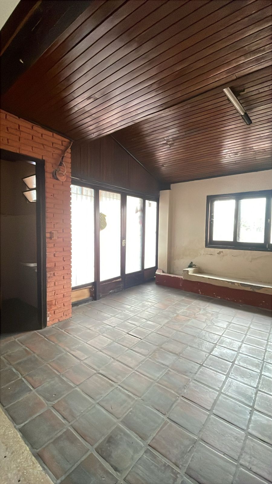 Inversión Premium en el Corazón Histórico de Asunción: Edificio Emblemático de 595 m² con 8 Dormitorios, Gran Salón Comercial y Doble Acceso, Ideal para Oficinas Corporativas, Universidades, Clínicas Médicas u Hotel Boutique. Propiedad en Impecable Estado — foto 3