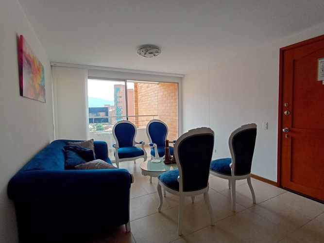 Apartamento de 3 alcobas en arriendo en Laureles, Medellín, 85 m² · foto 3 de 18