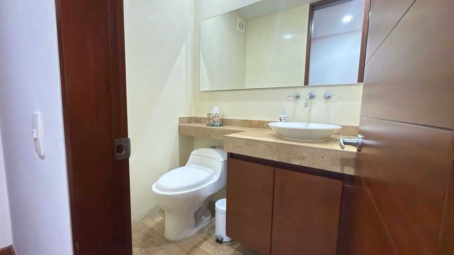 Apartamento de 3 alcobas en venta en Santa Ana, Bogotá, 205 m² · foto 2 de 24