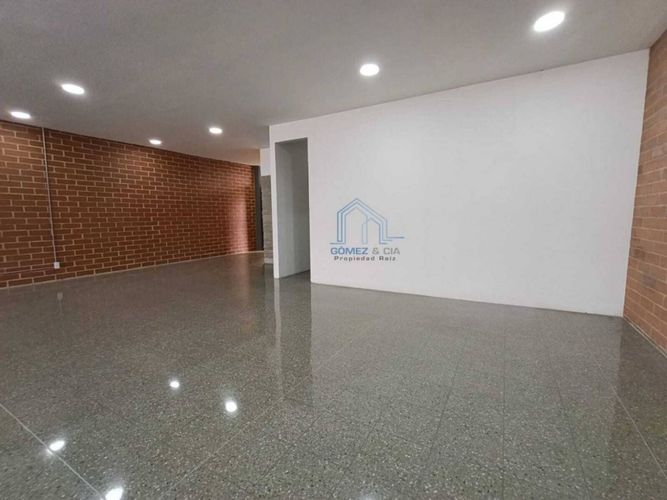 Oficina en arriendo en El Poblado, Medellín, 134 m² · foto 3 de 8