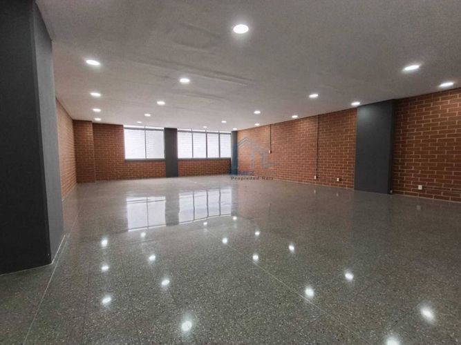 Oficina en arriendo en El Poblado, Medellín, 134 m² · foto 5 de 8