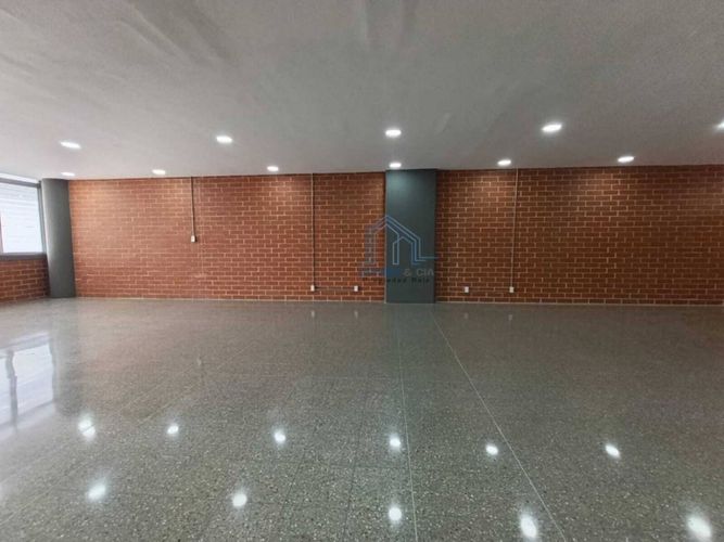 Oficina en arriendo en El Poblado, Medellín, 134 m² · foto 7 de 8