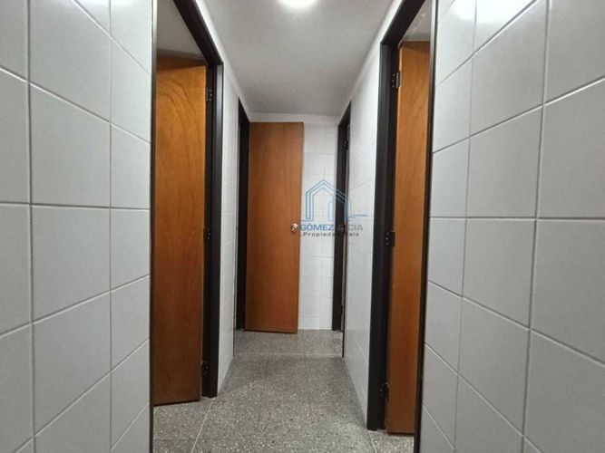 Oficina en arriendo en El Poblado, Medellín, 134 m² · foto 8 de 8