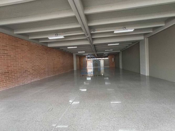 Oficina en arriendo en El Poblado, Medellín, 277 m² · foto 3 de 6